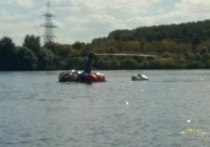 Вертолет Robinson рухнул в Москва-реку в элитном Рублево