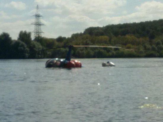 На борту по данным СМИ находилась семья бизнесмена