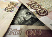 100 рублей за доллар: аналитики предрекают бирже «идеальный шторм»