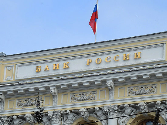За последний месяц регулятор приостановил деятельность уже семи банков