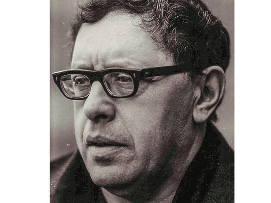 Мальчик из дома на набережной