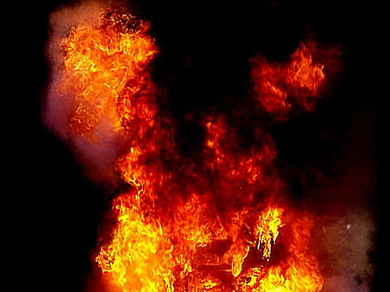 Огонь продолжает распространяться