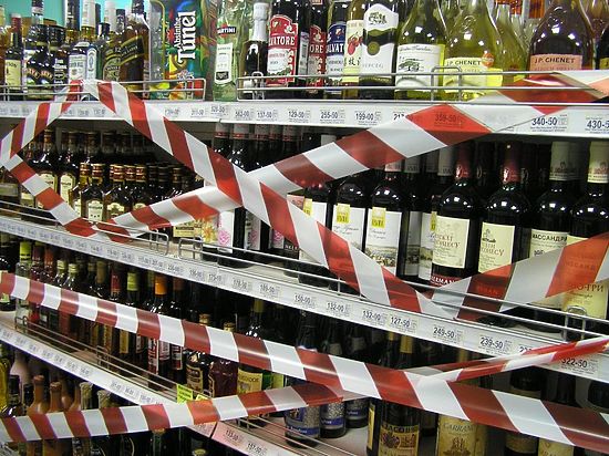 В России предлагают существенно ограничить время продажи алкоголя