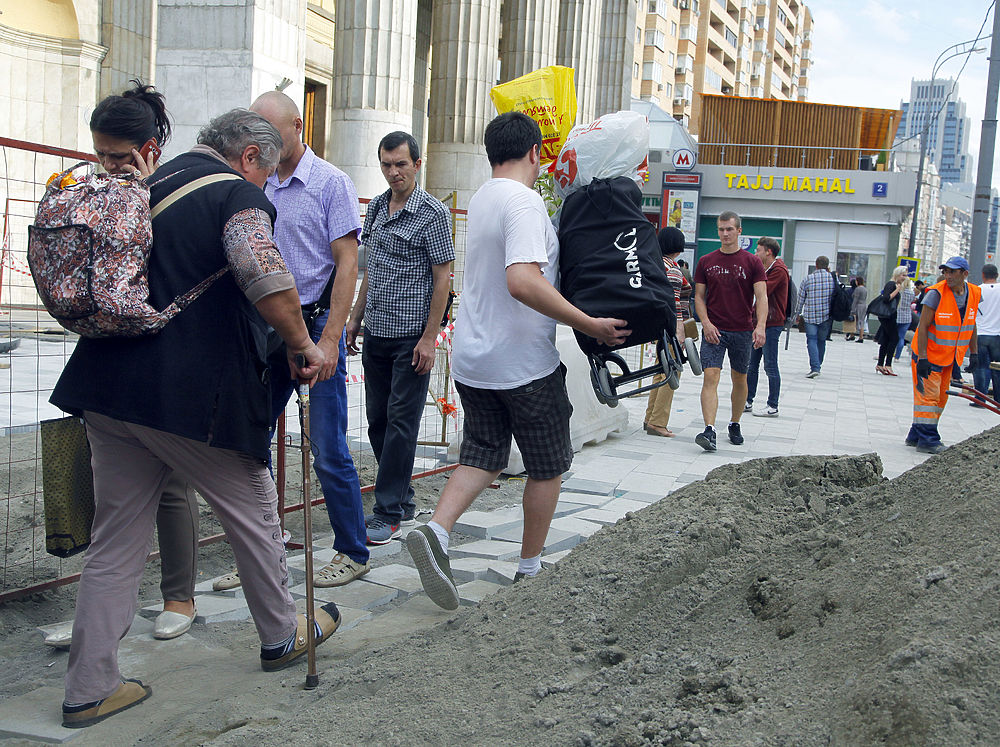 Раскопанная Москва: как коммунальные службы благоустраивают город