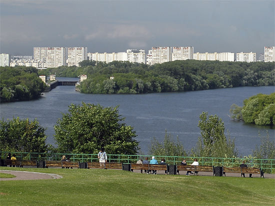 Они необходимы в тех местах, где между ближайшими мостами большое расстояние 