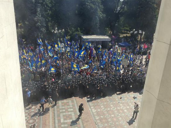 Попытка штурма парламента в Киеве — удар не только по Украине, но и по России 