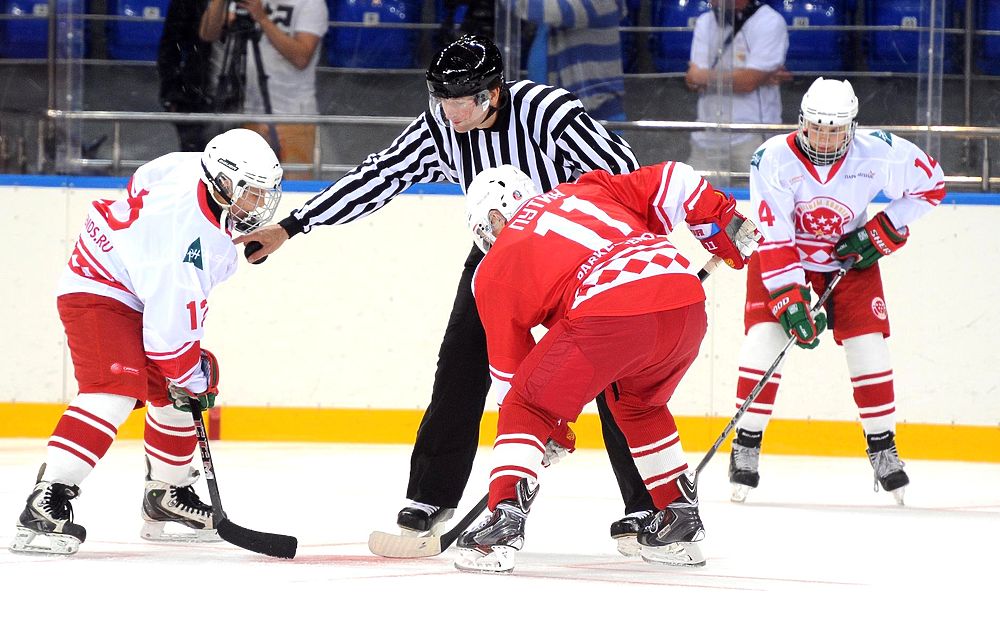 Сборная президента Путина по хоккею обыграла школьников со счетом 9:5