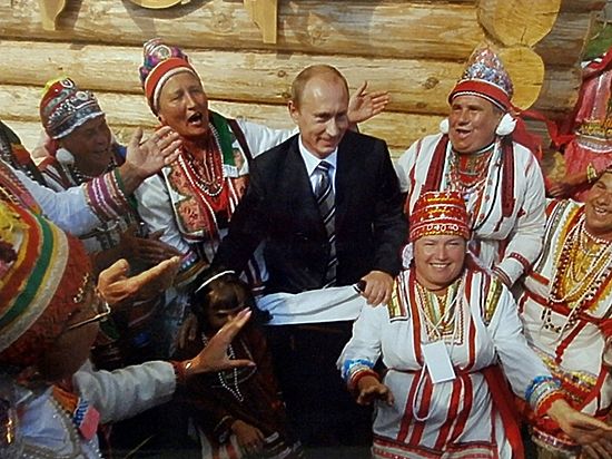 "Золотой ключик" открывает театральный сезон вместе с "Неформальным Путиным "