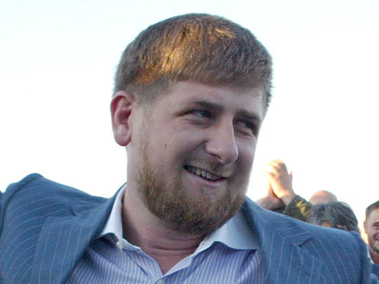 Глава Чечни поздравил супругу с днём рождения