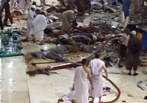 В Сети появилось видео падения крана на мечеть в Мекке