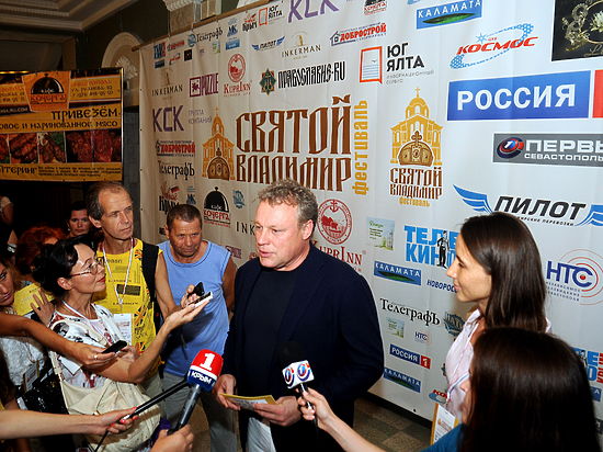 Сергей Жигунов представил свой фильм на открытии кинофестиваля "Святой Владимир" в Севастополе