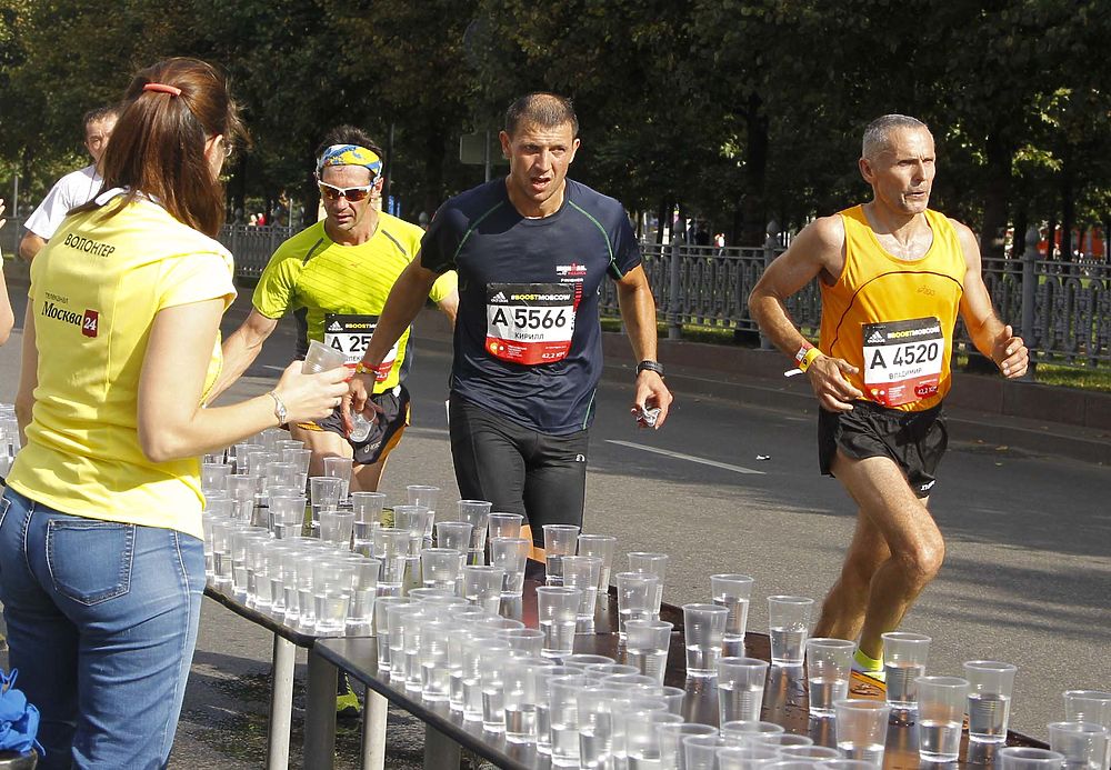 Лица московского марафона: спортсмены пробежались по центру города