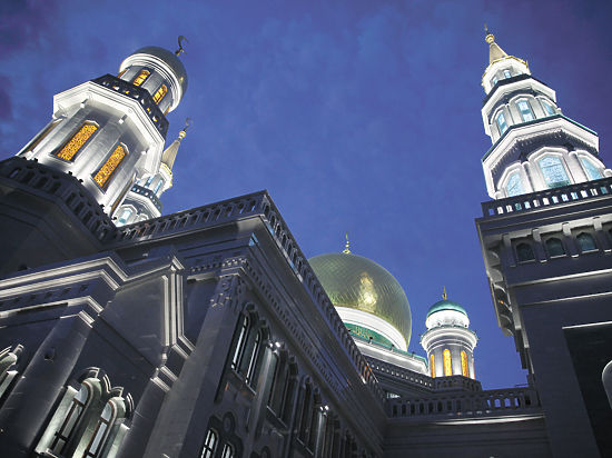 В Москве Курбан-байрам отметили 140 тысяч мусульман