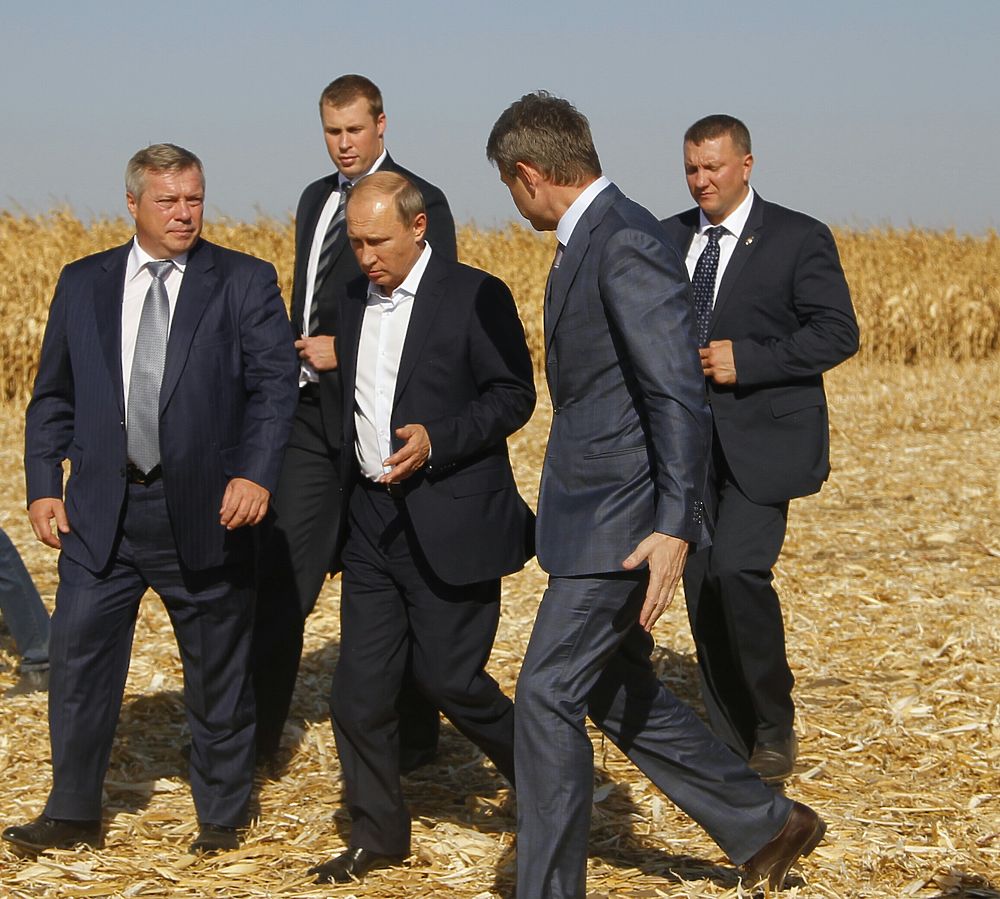 Путин во время визита в Ростовскую область посетил фермерское хозяйство