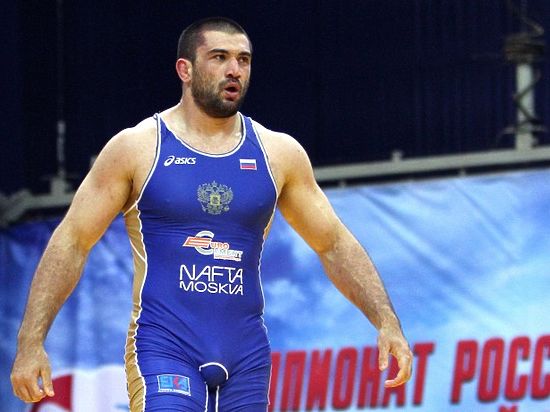 Дагестанский борец готовится к Олимпийским играм и к дебюту в ММА