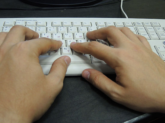 А одного из участников надругательства, по некоторым данным, уже избили неизвестные