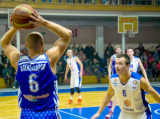 Барнаульские баскетболисты провели первые матчи в новом сезоне