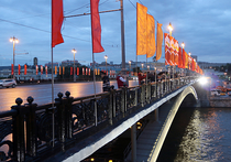 Бинокли, которые установят на мостах в Москве, будут антивандальными