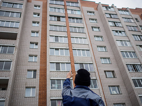 Корреспонденты  «МК» в Смоленске» побывали на месте происшествия, чтобы узнать о судьбе разваливающейся многоэтажки