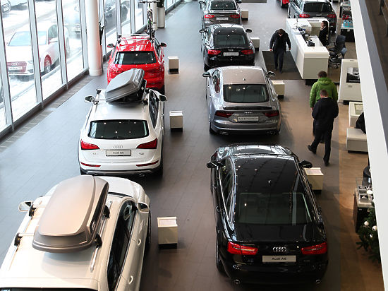 Автомобиль вновь стал роскошью: продажи легковушек снизились на 40%