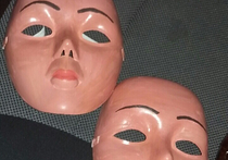 В Москве пойманы грабители салонов связи в карнавальных масках
