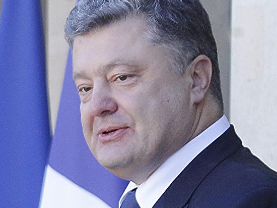 Президент Украины оказался зажат в прокрустово ложе им же самим подписанных в Минске соглашений