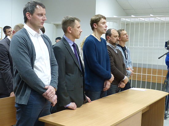 Приговор пятерым подсудимым, в числе которых значились бывший заммэра Петрозаводска и депутат Петросовета, оказался суровым
