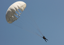 Причиной гибели парашютиста в Подмосковье стала неправильная «высота принятия решения»