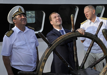 Полномочия правительства Медведева резко сократят 