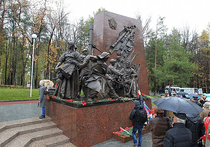 В Уфе поставили памятник трудовому энтузиазму советских людей