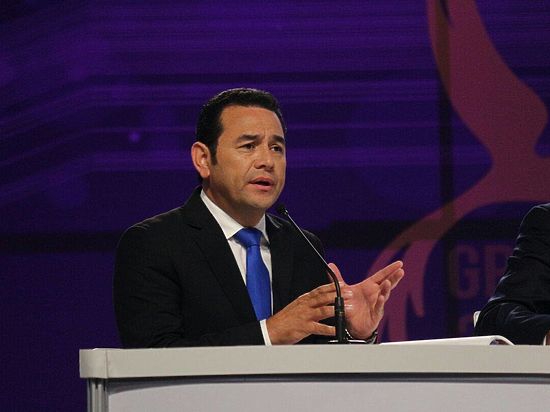 Юморист-антикоррупционер стал президентом Гватемалы