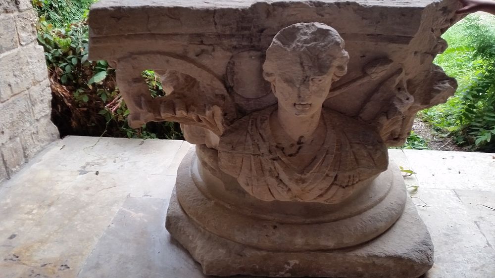 Спасенные из Сирии музейные реликвии привезли в Латакию