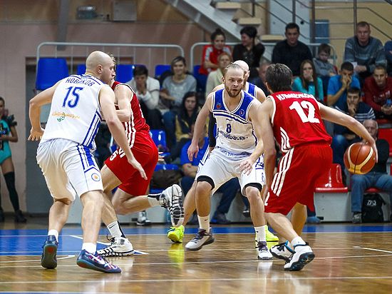 Барнаульские баскетболисты идут без потерь в регулярном чемпионате, одержав шесть побед и набрав 12 очков