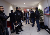 В Турции полиция штурмом взяла офис оппозиционной медиа-группы