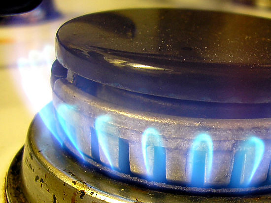 Также под завалами могут находиться двое маленьких детей