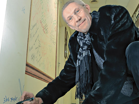 Легендарный Анатолий Мышкин признался, что контракт с ним до сих пор действует
