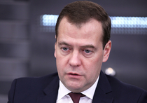 Медведев пообещал разобраться с гибелью младенца мигрантов в Петербурге