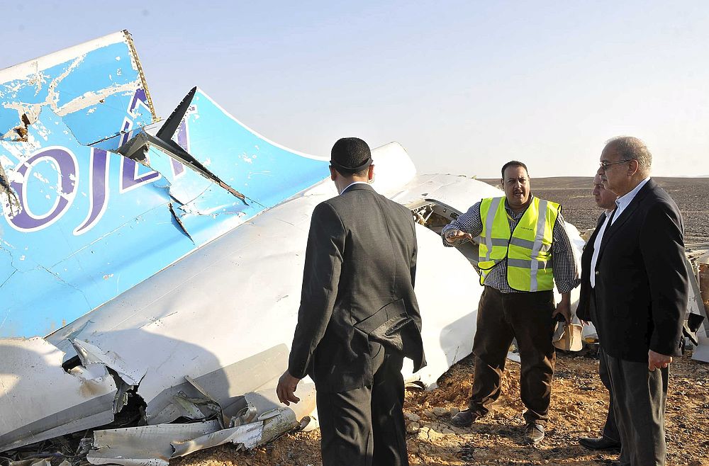 Крушение российского самолета А321 в Египте: кадры с места трагедии