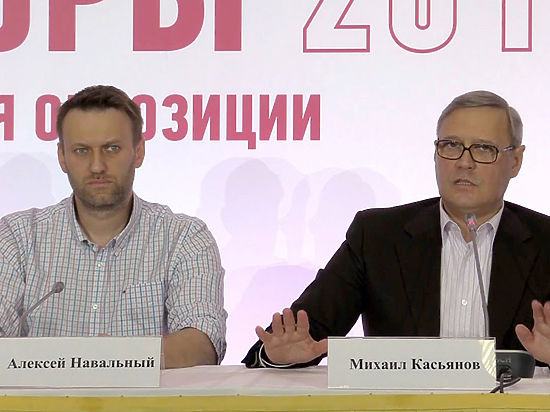 Навального могут сдвинуть с вершины ПАРНАСа из-за "Яблока"