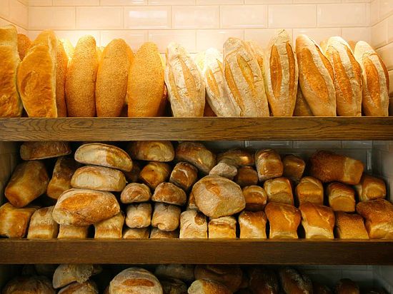 Судя по ценам в магазинах, выражение “Хлеб - всему голова” уже не актуально
