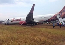 «Боинг 737» аварийно сел в Индонезии