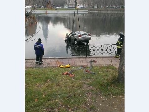 Приснилось утонул автомобиль