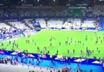 Во время матча Франция - Германия на стадионе "Стад де Франс" произошло несколько взрывов, которые стали началом терактов по всему Парижу