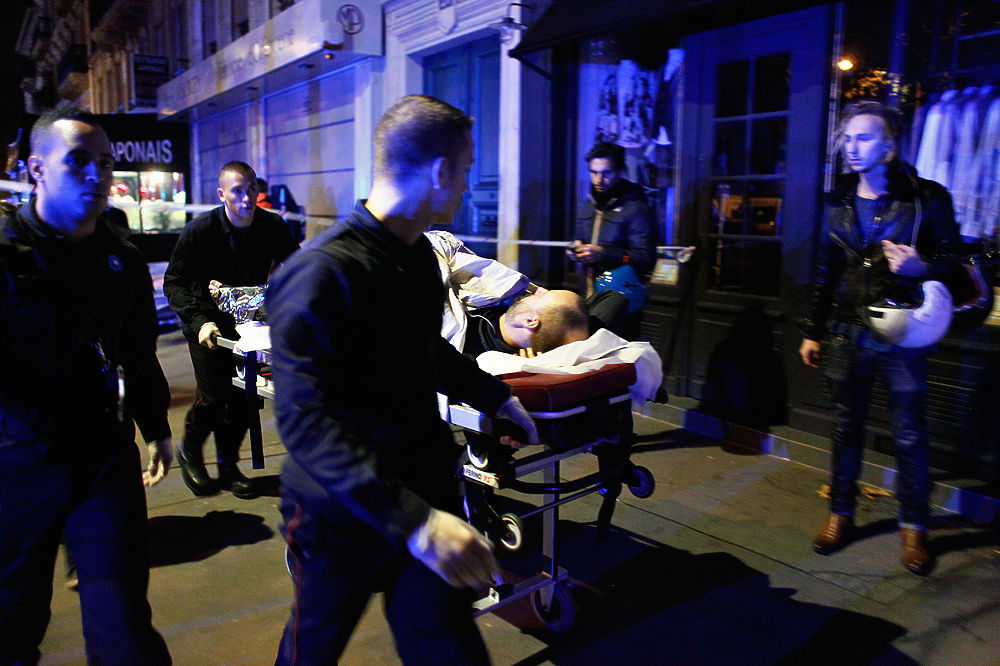 Париж в огне: в столице Франции произошло несколько терактов