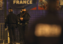 Парижские нападения, в результате которых погибли примерно 130 человек и были ранены 350, устроили три группы террористов