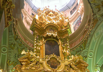 В Петербурге начались работы по эксгумации останков Александра III из саркофага в Петропавловском соборе