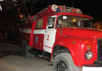Как сообщает пресс-служба ГУ МЧС России по Амурской области, к месту происшествия выехали пожарные расчеты Благовещенского гарнизона, в составе 14 человек и пяти единиц техники