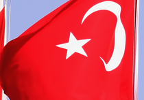 На ульяновском заводе «Эфес» протестующие заменили турецкий флаг флагами России и ВДВ, а также обвинили руководство завода в непатриотичном поведении
