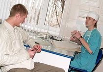 Программа «Земский доктор», стартовавшая в России три года назад с целью стимулировать обеспеченность медицинскими кадрами на селе, продолжается