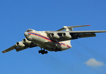 Спецборт Ил-76 МЧС России осуществляет санитарно-авиационную эвакуацию 20 тяжелобольных детей с различными диагнозами из г